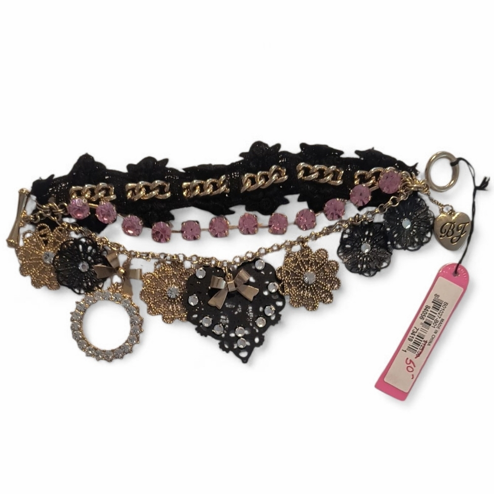 Betsey Johnson Flowers And Heart Laced Charm Toggle Bracelet